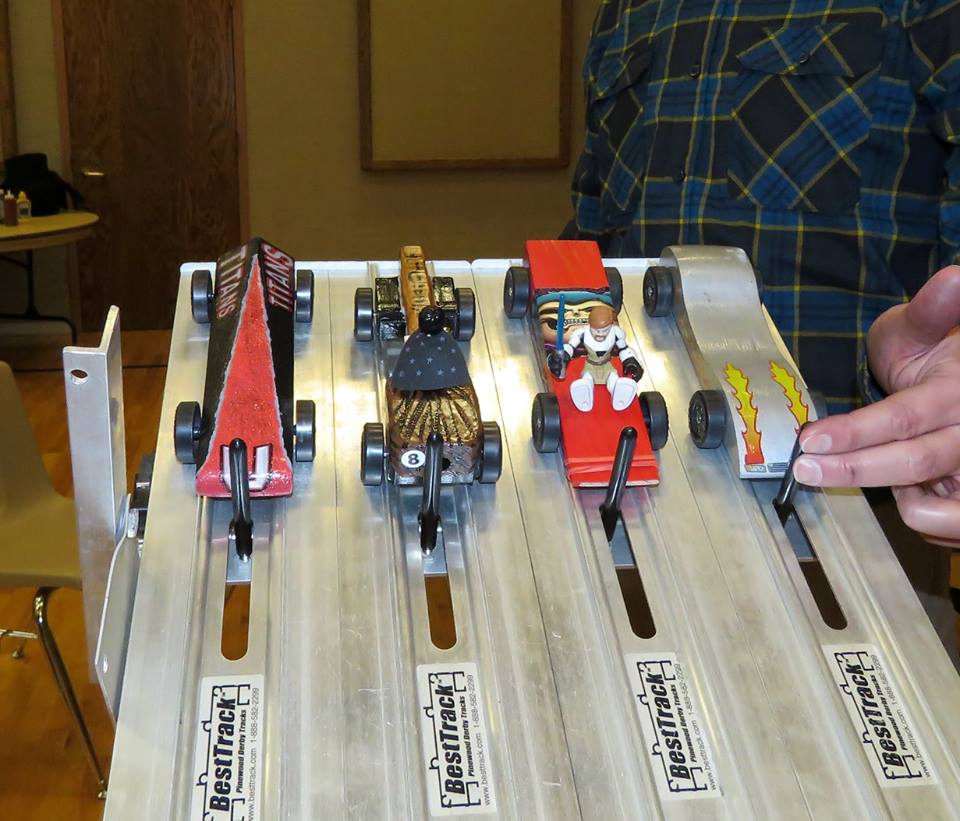 regulation-pinewood-derby-track